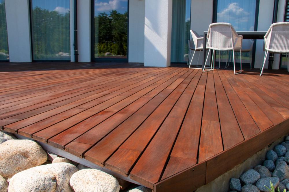 Terrasse bois près de Saint-Selve