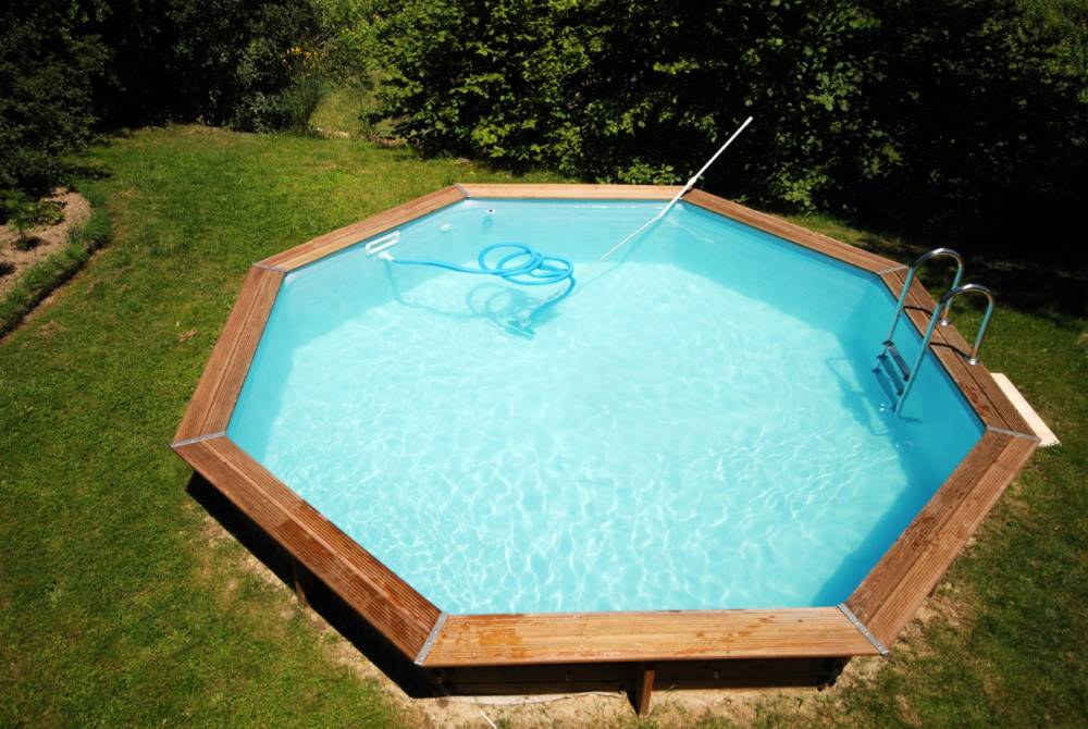Piscine semi-enterrée près de Saint-Selve